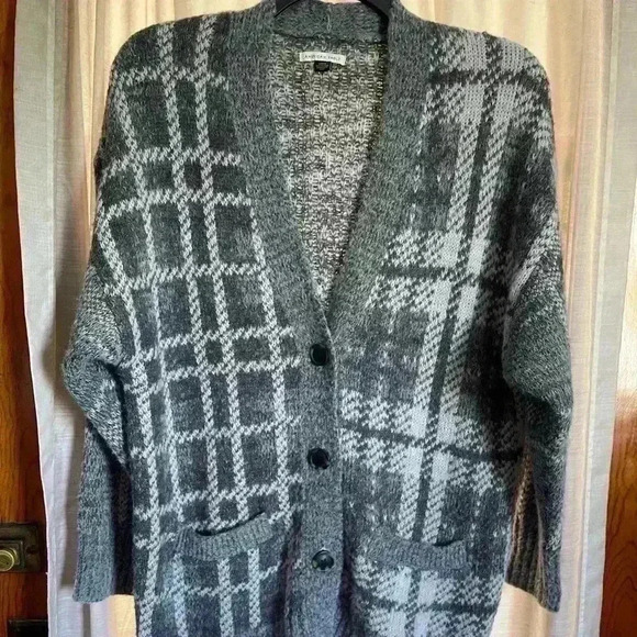 American Eagle sweater - Picture 1 of 3